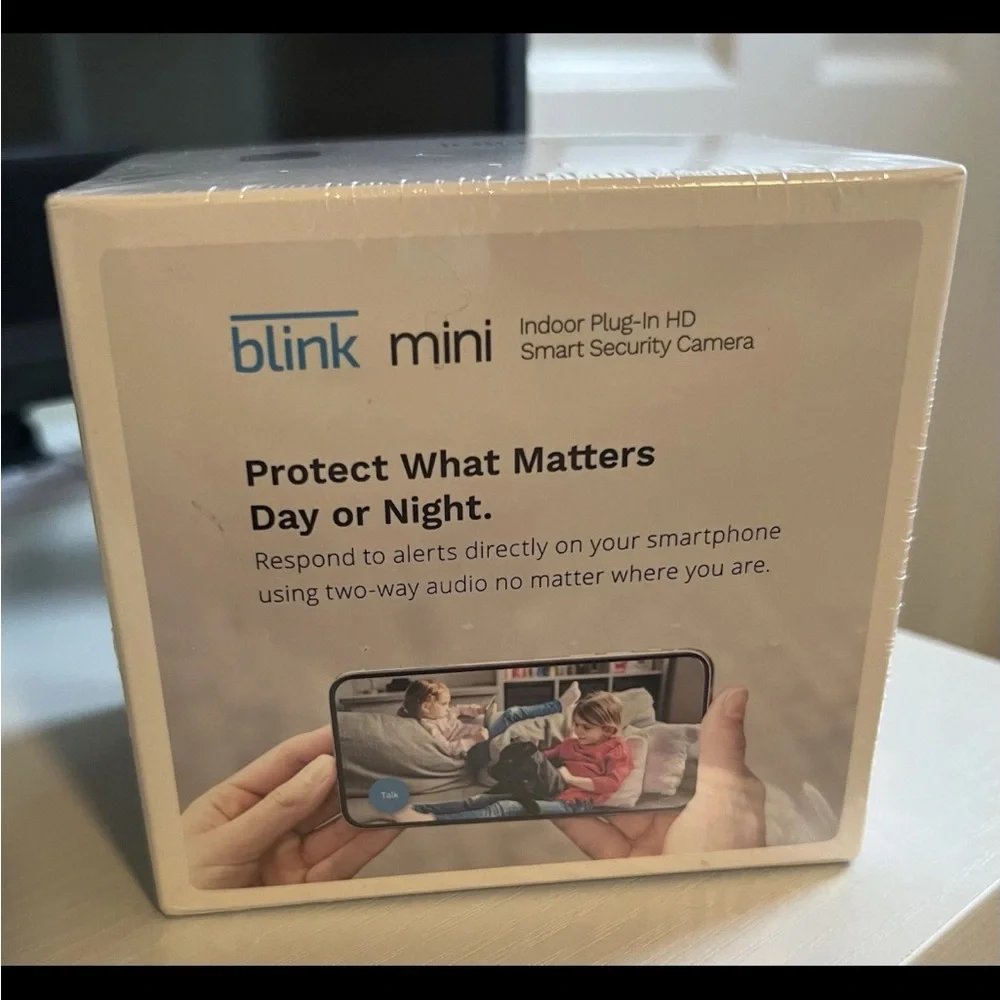 Blink Mini Indoor Plug-In HD Smart Security Camera - White